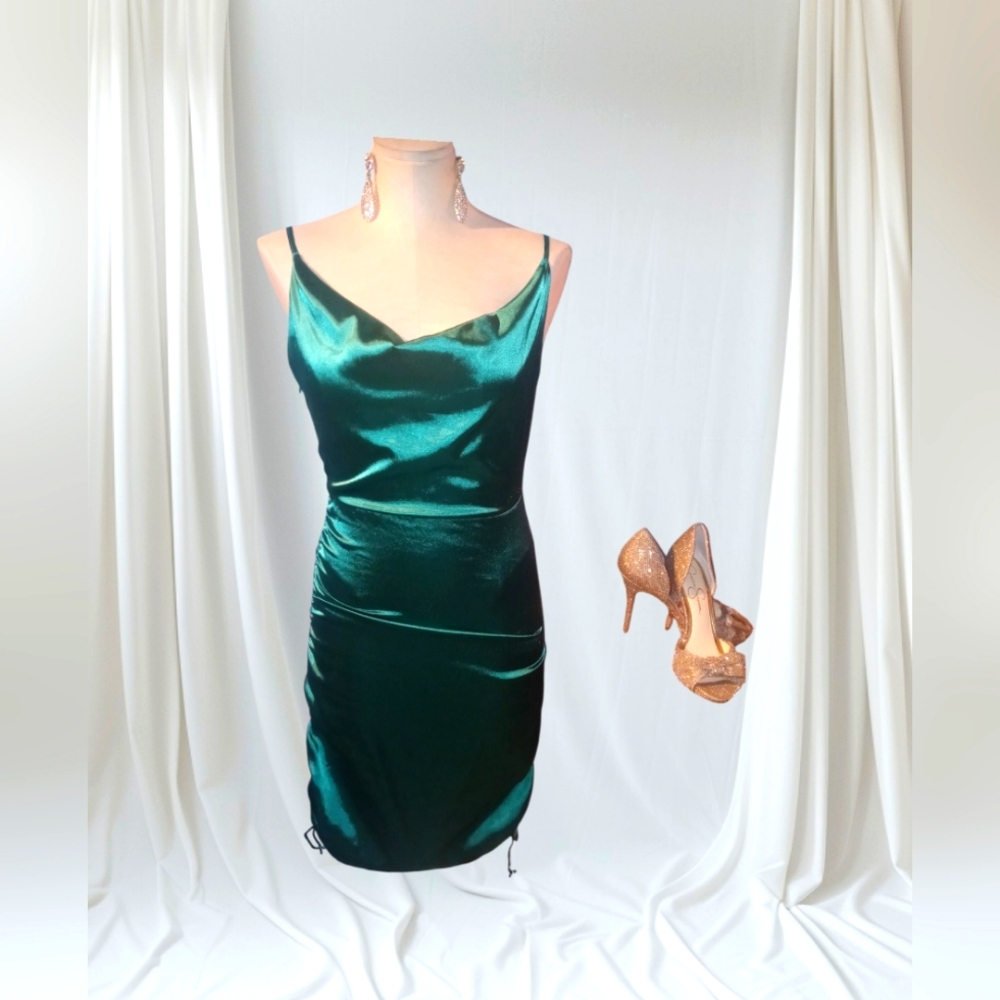 Green Backless Dress for Special Occasions